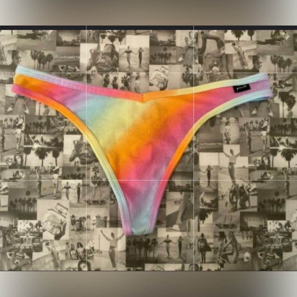 NWT Victoria's Secret Pink Line Thong

Neon ombre stripe print ribbed knit/M